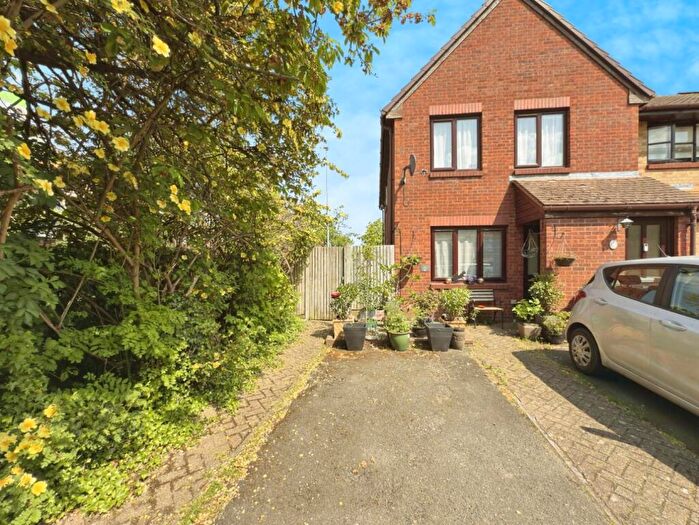 1 Bedroom Maisonette To Rent In Poppy Close, Hackbridge, Surrey, SM6