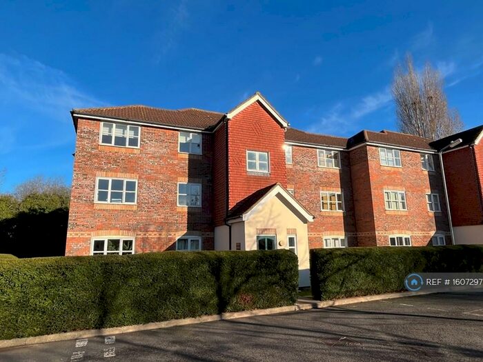 1 Bedroom Flat To Rent In Whitehead Way, Aylesbury, HP21