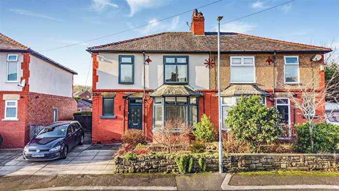 3 Bedroom Semi-Detached House For Sale In Oaks Avenue, Bolton, BL2