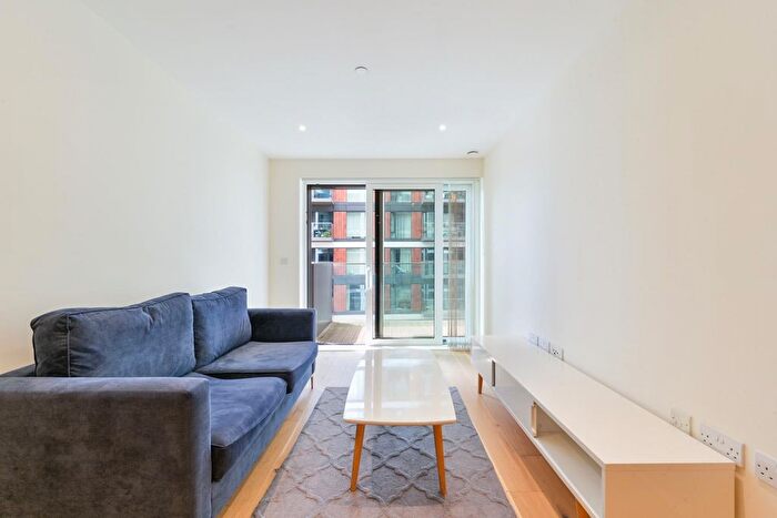 2 Bedroom Flat For Sale In Deveraux House, London, SE18