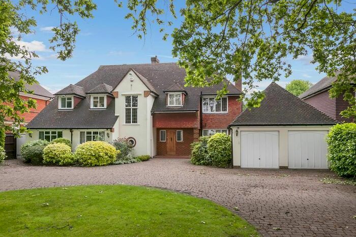 5 Bedroom Detached House To Rent In Ashley Park Avenue, Ashley Park, KT12