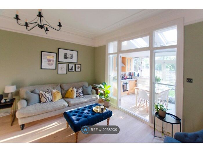 1 Bedroom Flat To Rent In Streatham Place, London, SW2