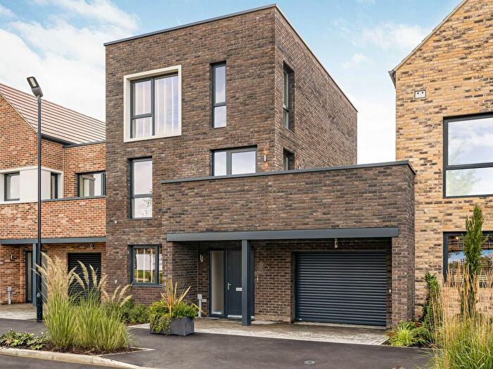 5 Bedroom Town House For Sale In Lady White Crescent, Oxford, OX2