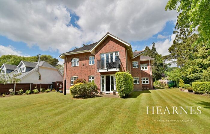 2 Bedroom Flat For Sale In Beaufoys Avenue, Ferndown, BH22