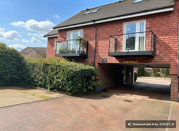 3 Bedroom Apartment To Rent In Hill Avenue, Hearne Court Hill Avenue, HP6