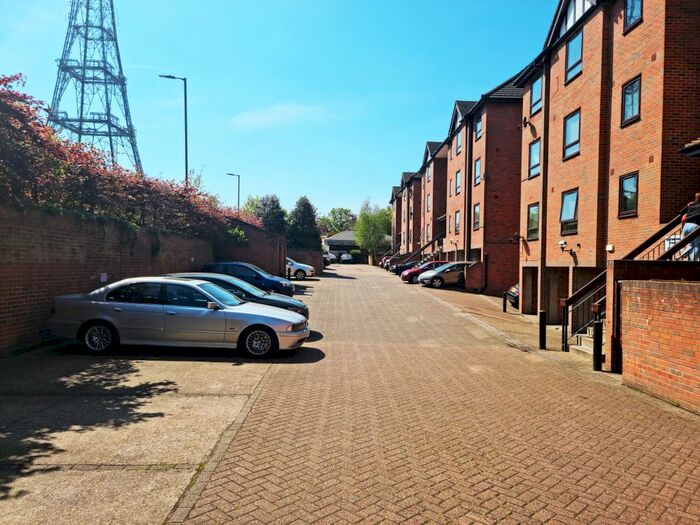 1 Bedroom Flat To Rent In Crystal Palace Parade, London, SE19