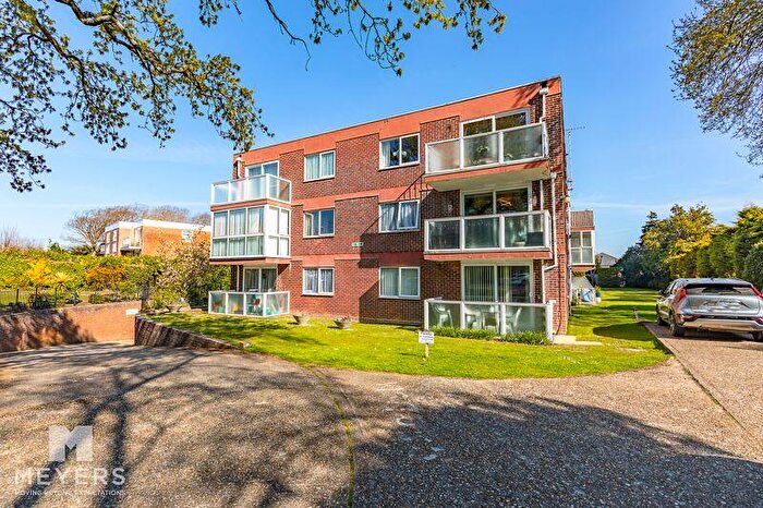 2 Bedroom Flat For Sale In Grove Gardens, Southbourne Road, Southbourne, BH6