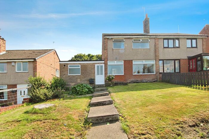 3 Bedroom Semi-Detached House For Sale In Hillcrest, Prudhoe, NE42