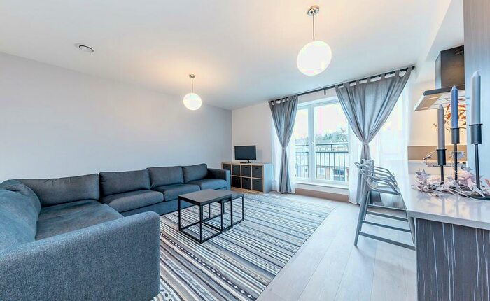 2 Bedroom Flat To Rent In Lynton Road, Crouch End, London, N8