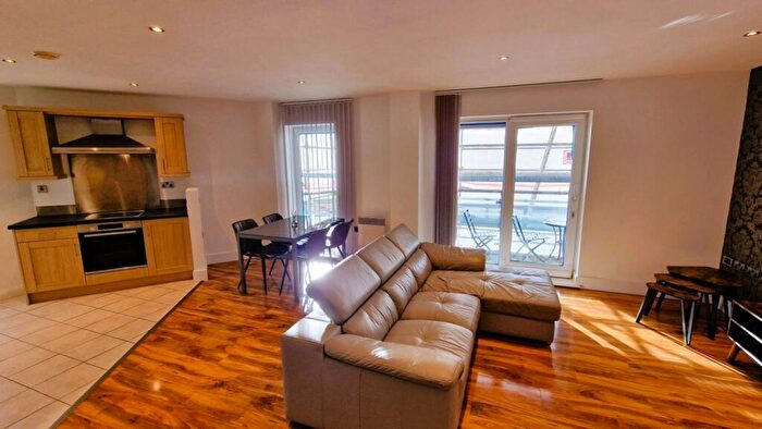 2 Bedroom Apartment To Rent In , Taylorson St South, M5
