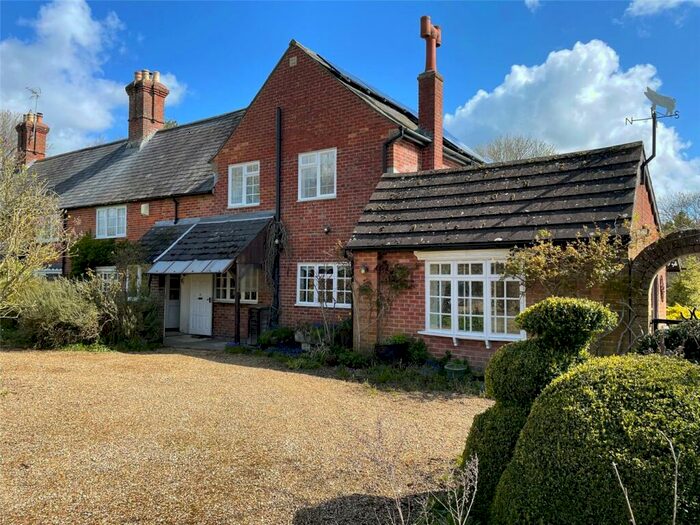 4 Bedroom End Of Terrace House For Sale In Bourton, Bishops Cannings, Wiltshire, SN10