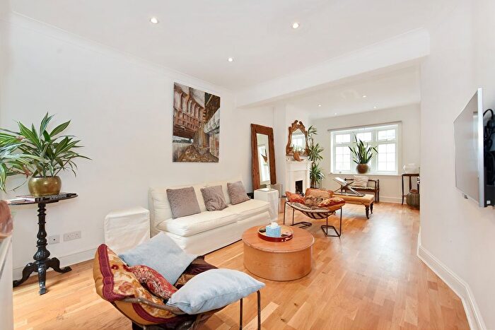 3 Bedroom Detached House To Rent In Donne Place, Kensington And Chelsea, London, SW3
