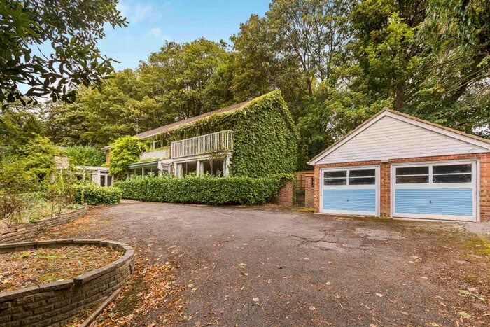 5 Bedroom Detached House To Rent In New Road, Digswell, Welwyn, AL6