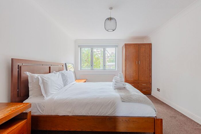 1 Bedroom Flat To Rent In Grenade Street, London ., E14