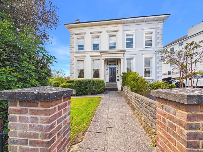 2 Bedroom Flat For Sale In Parabola Road, Cheltenham, Gloucestershire, GL50