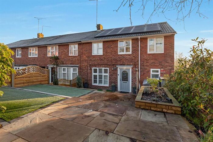 4 Bedroom End Of Terrace House For Sale In Cherry Croft, Welwyn Garden City, AL8