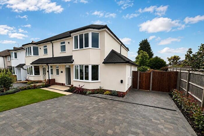 3 Bedroom Terraced House To Rent In West Molesey, Surrey, KT8