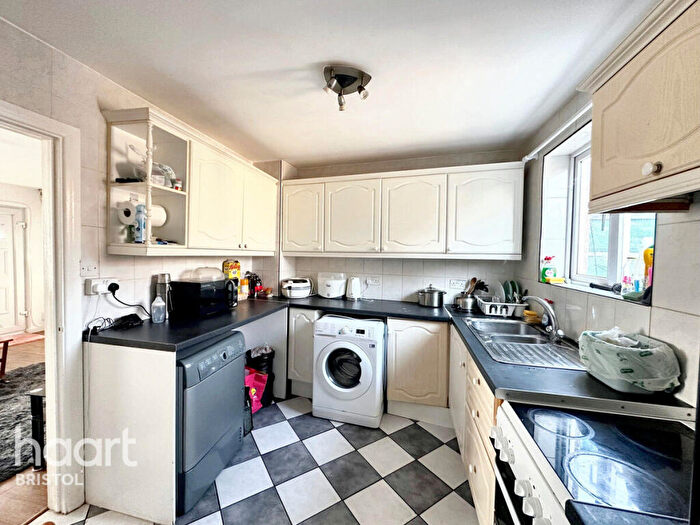 3 Bedroom Terraced House For Sale In Barrow Hill Crescent, Bristol, BS11