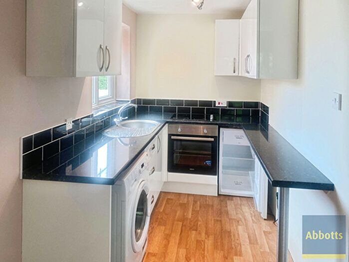 1 Bedroom Flat To Rent In Menzies Avenue, Basildon, SS15