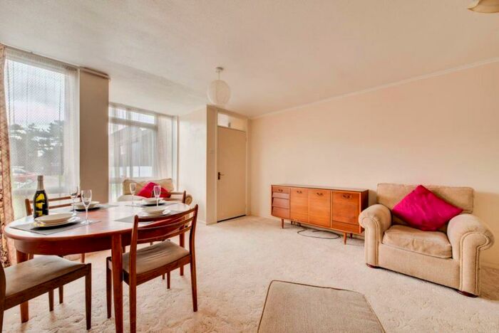 5 Bedroom House To Rent In Pine Tree Avenue, Canterbury, CT2