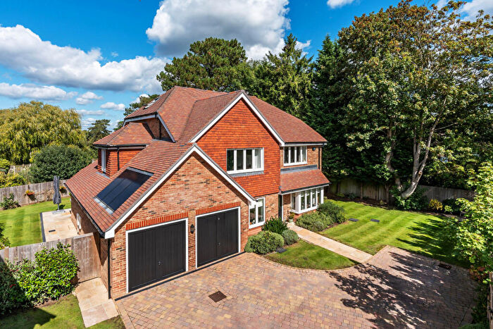 5 Bedroom Detached House For Sale In Sycamore Place, Warlingham, Surrey, CR6