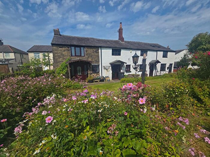 3 Bedroom Semi-detached House For Sale In , Amp; Moss Side, Bury, BL8