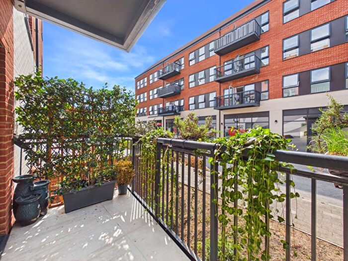 1 Bedroom Flat For Sale In Pitcher Lane, Ashford, Surrey, TW15