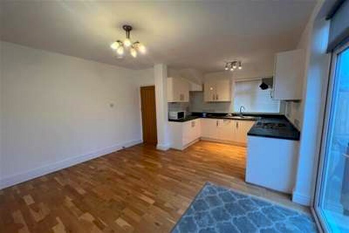 3 Bedroom House To Rent In Ilford, IG6