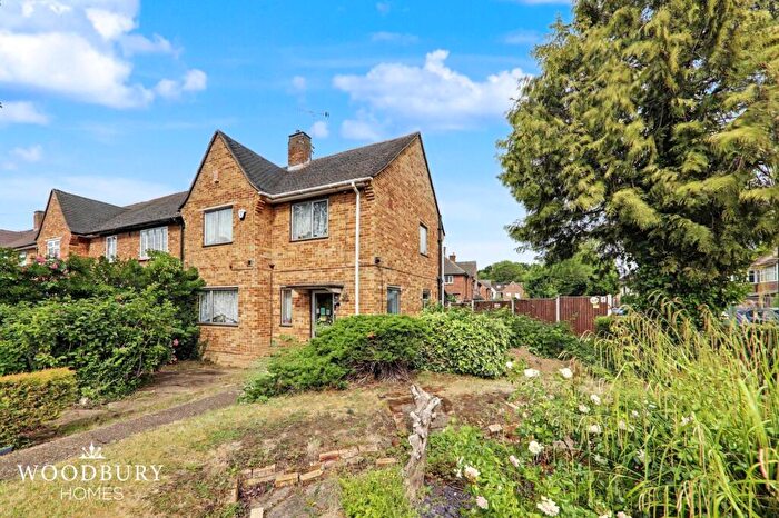 4 Bedroom End Of Terrace House For Sale In Valley Hill, Loughton, IG10