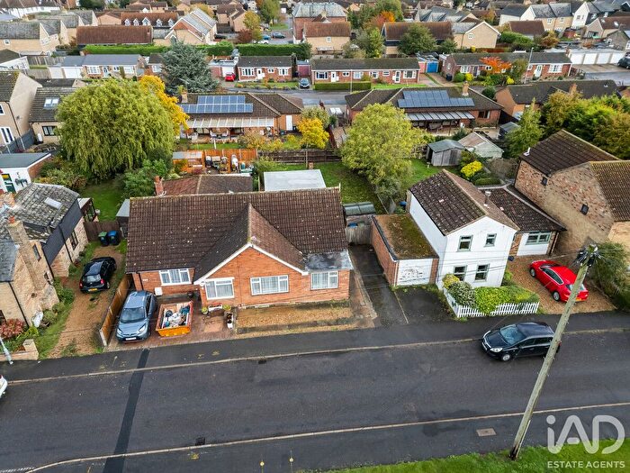 2 Bedroom Bungalow For Sale In Pound Lane, Sutton, Cambridgeshire, CB6