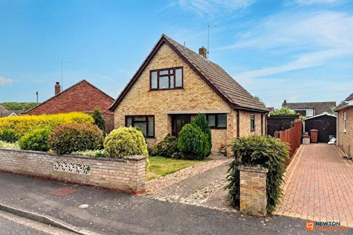 3 Bedroom Detached House For Sale In Blackdown Garth, Gunthorpe, Peterborough, PE4