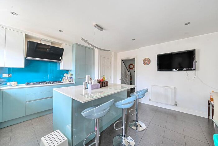 5 Bedroom Terraced House To Rent In Kingsquarter, Maidenhead, SL6