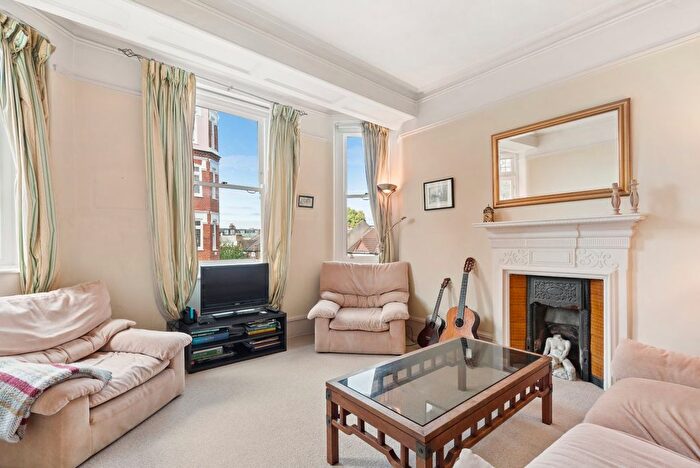 2 Bedroom Flat For Sale In Waldemar Avenue Mansions, Waldemar Avenue, SW6