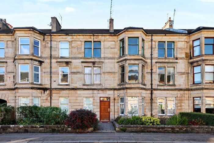4 Bedroom Flat For Sale In Greenlaw Avenue, Paisley, Renfrewshire, PA1