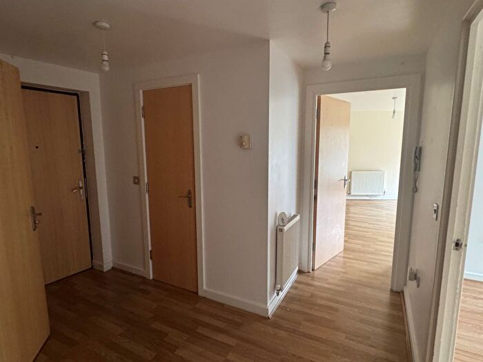 2 Bedroom Flat For Sale In Staverton Grove, Broughton, Milton Keynes, MK10
