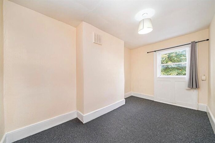 2 Bedroom Flat To Rent In Brandram Road, Lee, SE13
