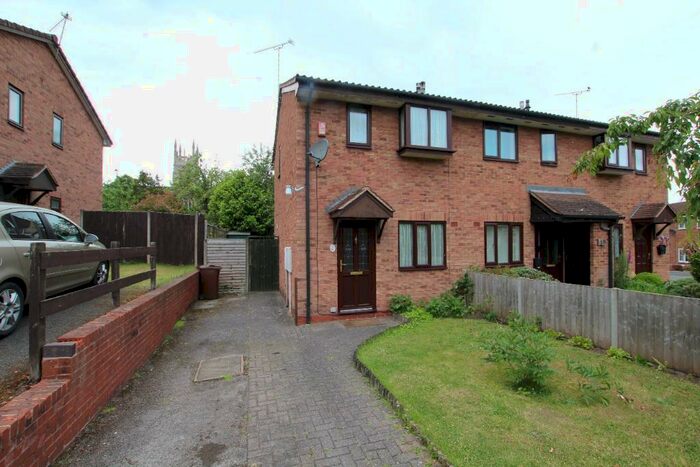 2 Bedroom End Of Terrace House To Rent In The Cloisters, Burton-On-Trent, DE15
