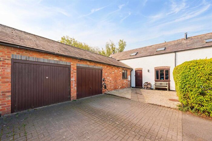 3 Bedroom Barn Conversion For Sale In Bascote Chase, Bascote, Southam, CV47
