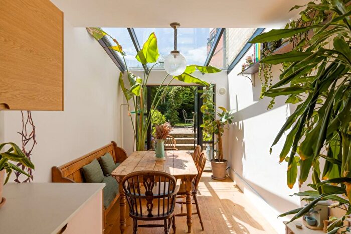 3 Bedroom End Of Terrace House For Sale In Isabella Road, London, E9