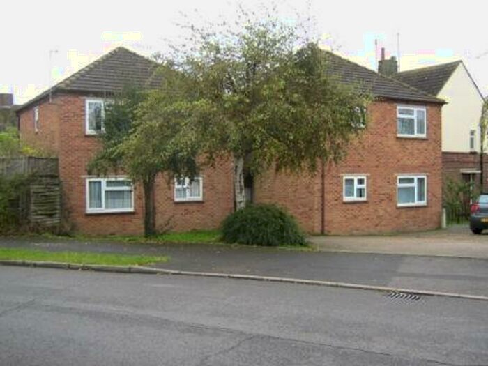 1 Bedroom Flat To Rent In Queensway, Rushden, Northamptonshire, NN10