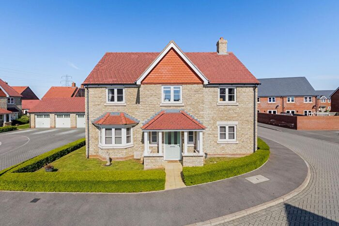 5 Bedroom Detached House For Sale In Harding Vale, Steventon, OX13