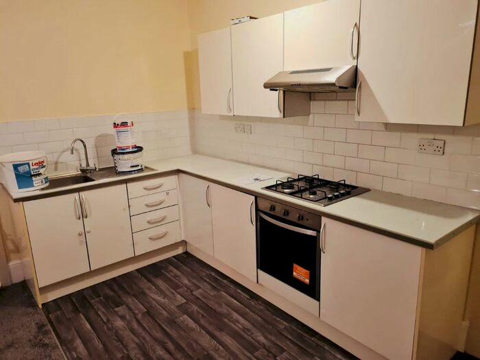 2 Bedroom Flat To Rent In Clifton Road, Selhurst, SE25