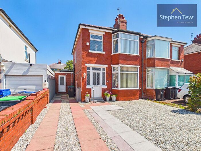3 Bedroom Semi-Detached House For Sale In Wetherby Avenue, Blackpool, FY4