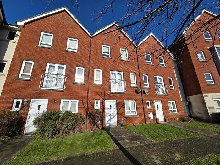 4 Bedroom Town House For Sale In Newfoundland Drive, Poole, BH15