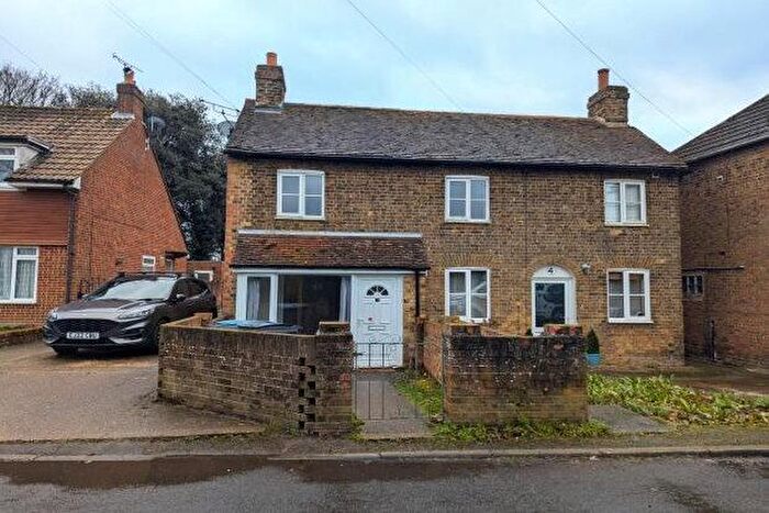 2 Bedroom Property To Rent In The Street, Sandwich, CT13