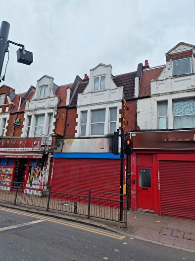 3 Bedroom Flat To Rent In High Street, Wealdstone, Harrow, HA3