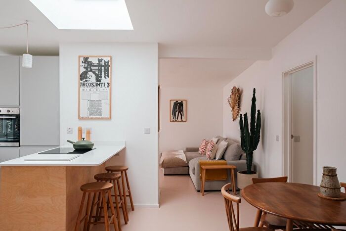 4 Bedroom Detached House For Sale In Carneton Close, Crantock, Cornwall, TR8