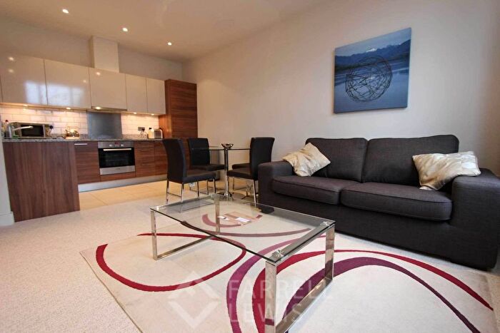 1 Bedroom Flat To Rent In Bromyard House, Acton, W3