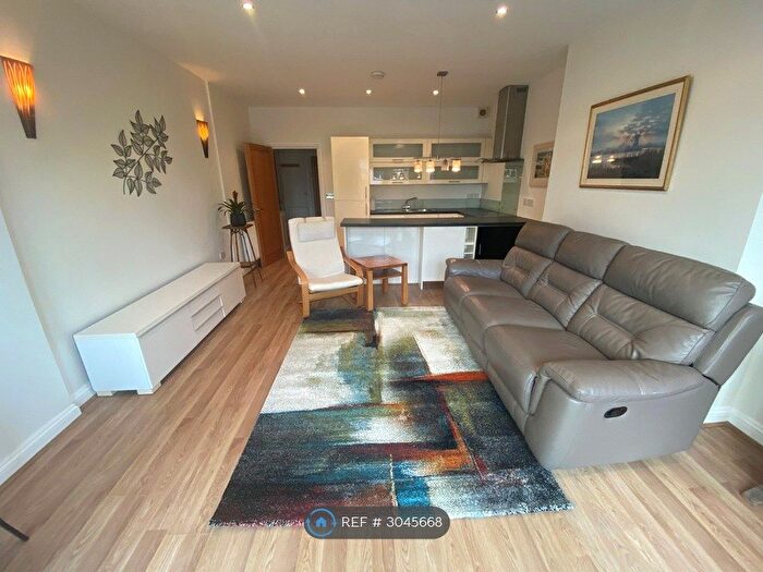 1 Bedroom Flat To Rent In Victory Court, Bournemouth, BH5