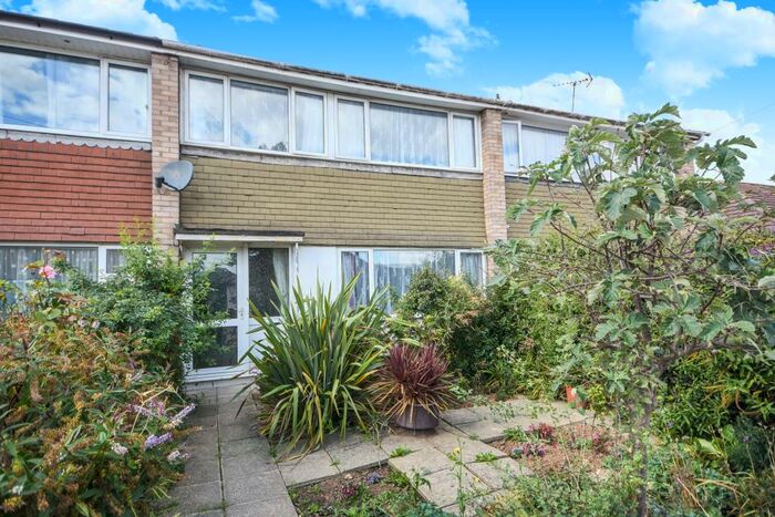 3 Bedroom Terraced House To Rent In Belgrave Road, SS9